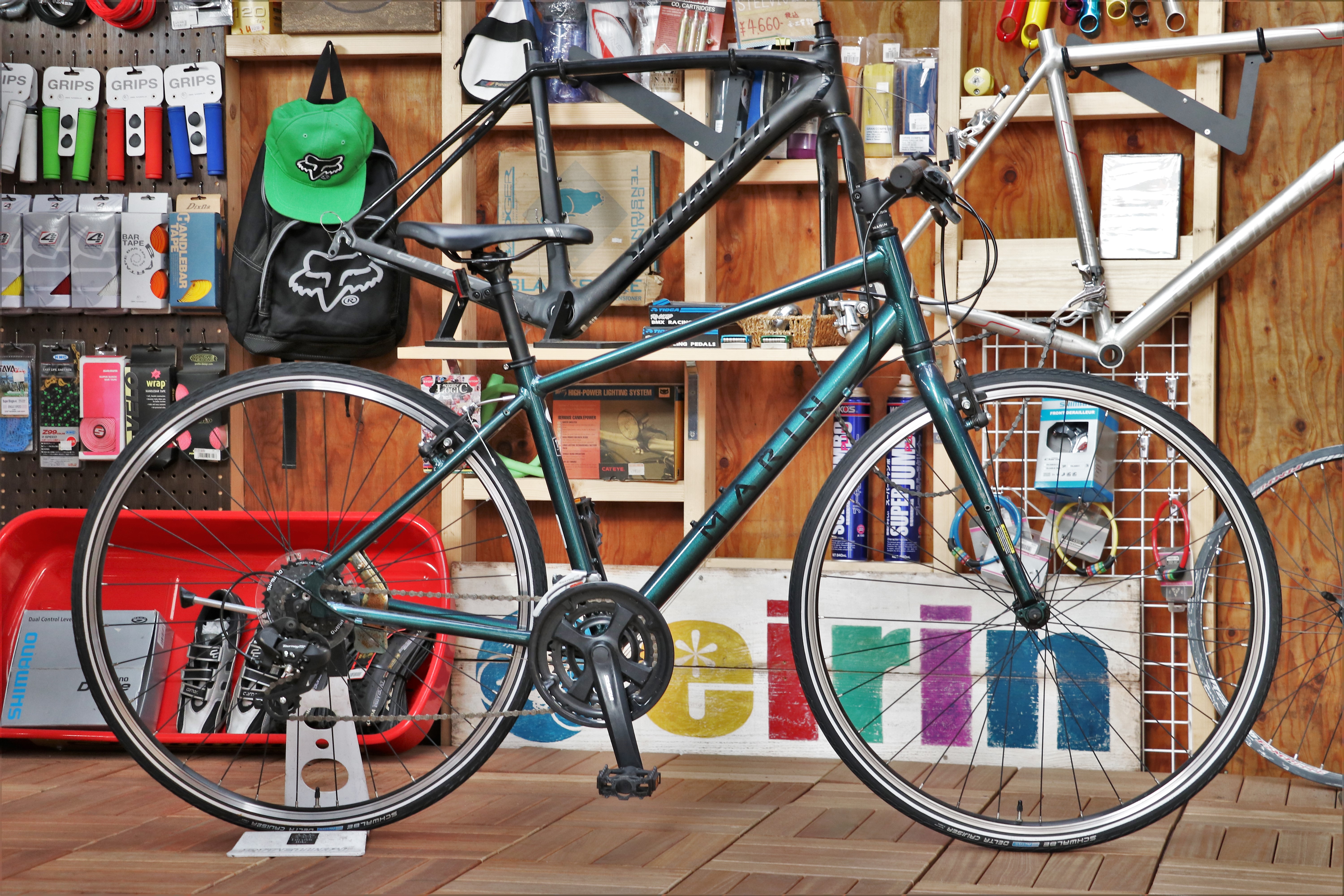 街乗りの定番クロスバイク！MARINの30周年記念カラーモデルを買取させ